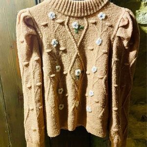 Floral Embroidered Women's Sweater - Tan